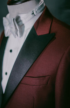 852tailorhouse_tailor_tux_hk_red_VBC
