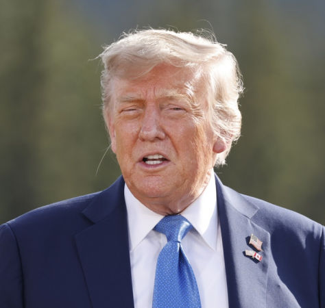 Trump diz que pode impor tarifa adicional a países que se ‘alinharem às políticas do Brics’