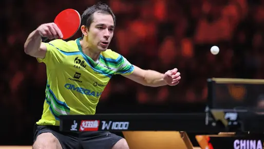 O brasileiro Hugo Calderano faz história ao vencer a Copa do Mundo de Tênis de Mesa