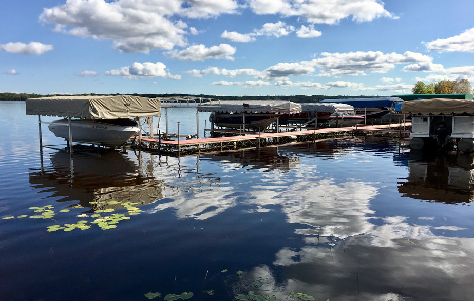 BOAT LAUNCH East End Resort