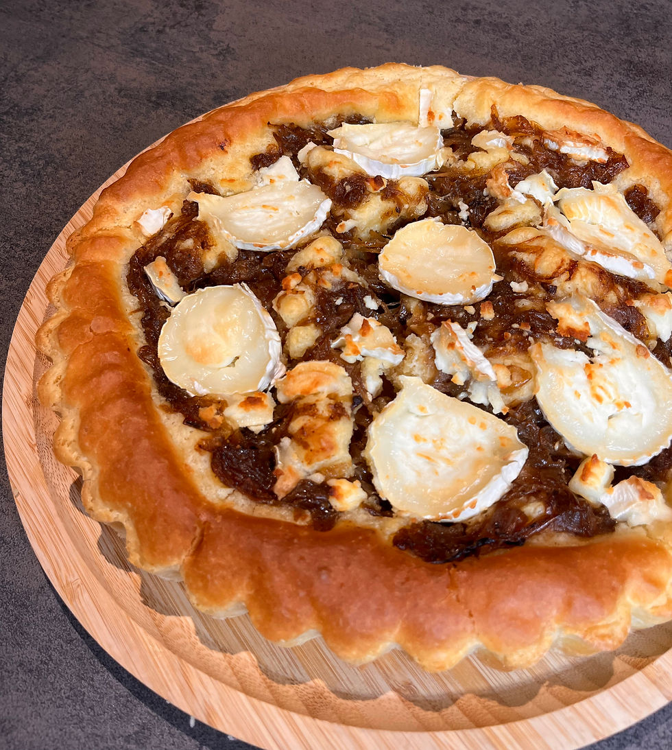 Tarte briochée salée au chèvre et oignons confits