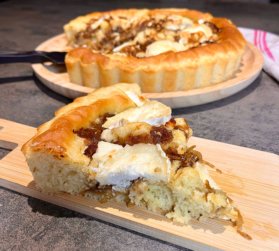 Tarte briochée aux oignons confits et chèvre ultra moelleuse (recette facile)