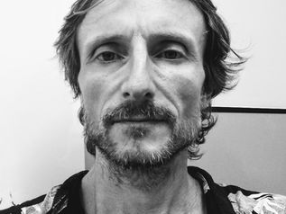 Teacher Dan - Nativo Britânico, vive no Brasil