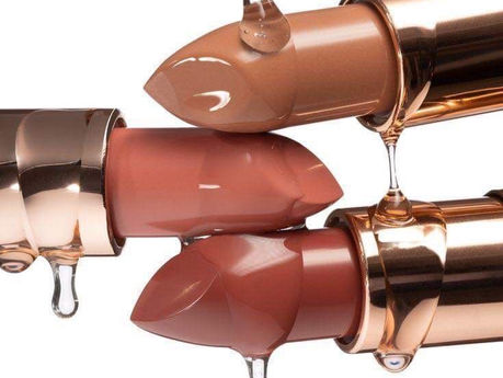 Lipstick vs Lipgloss