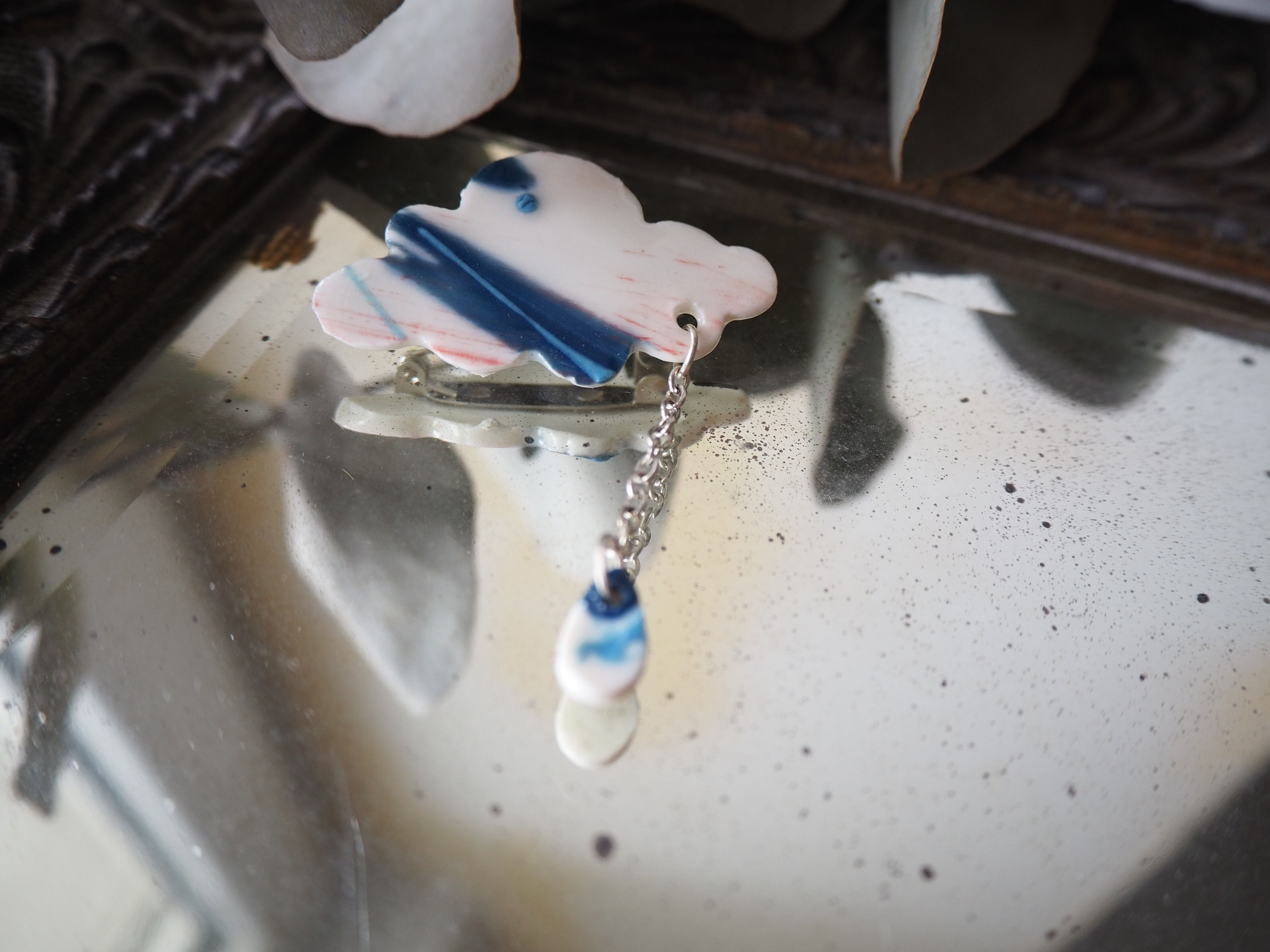 Broche nuage et goutte d'eau