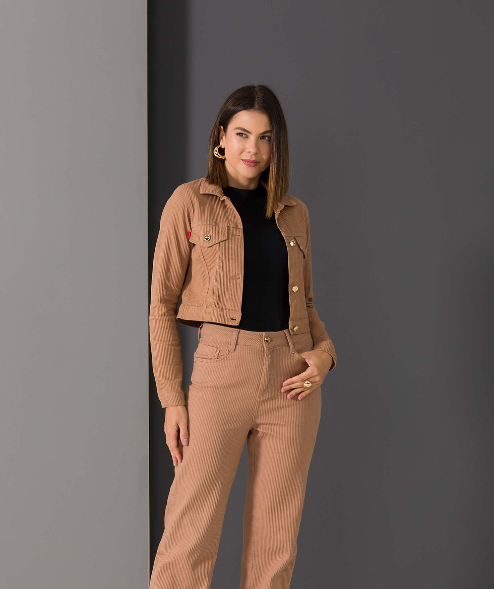 Miniatura: Jaqueta Cropped em Cotelê Camel