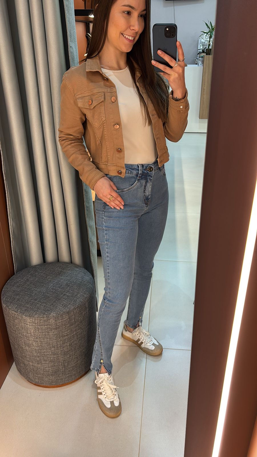 Cigarrete Jeans Com Abertura na Barra