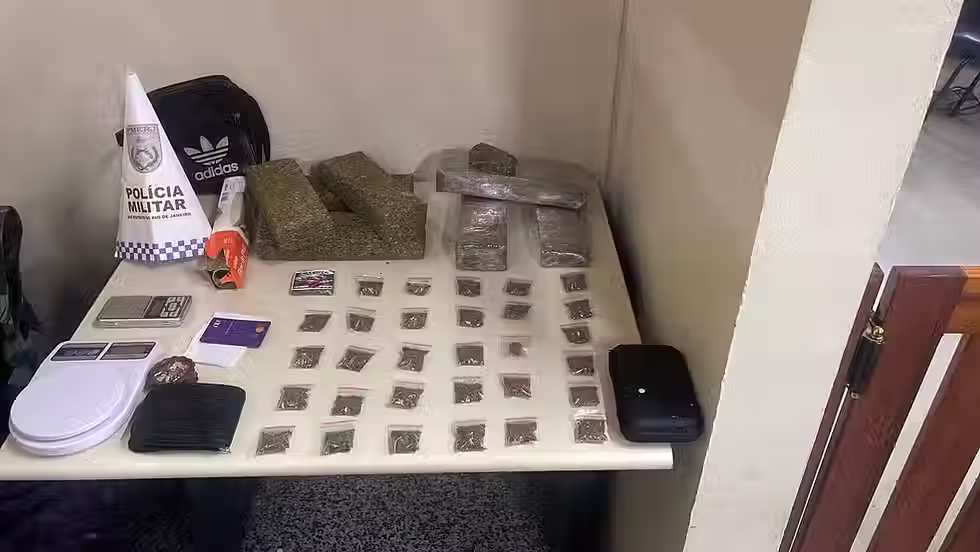 Suspeitos tentam fugir, mas dupla acaba presa com drogas no bairro Canto Azul, em Paraty