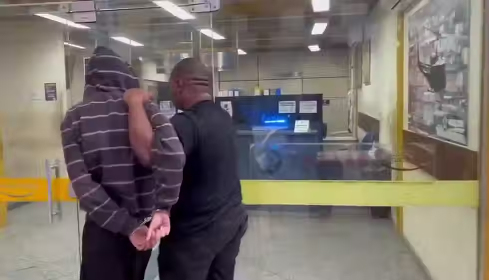 Suspeito é preso em flagrante por furto no Centro Cultural Rosemar Muniz Pimentel, em Barra do Piraí