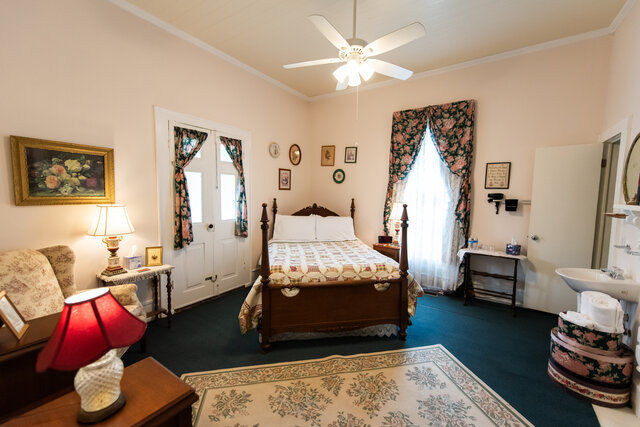 The Norris Full Bedroom