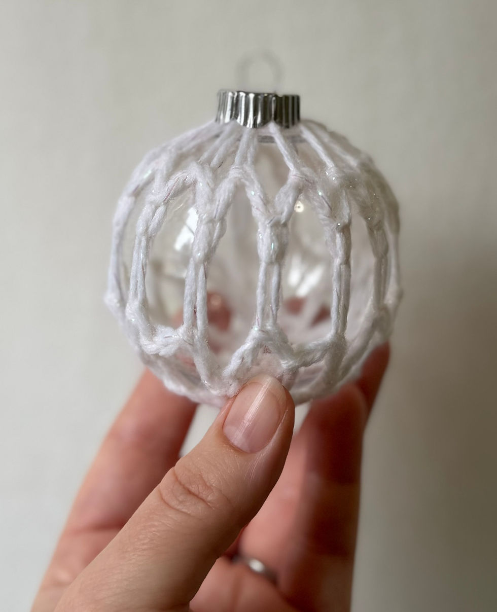 Thumbnail: Glitter Lace Ball Ornament