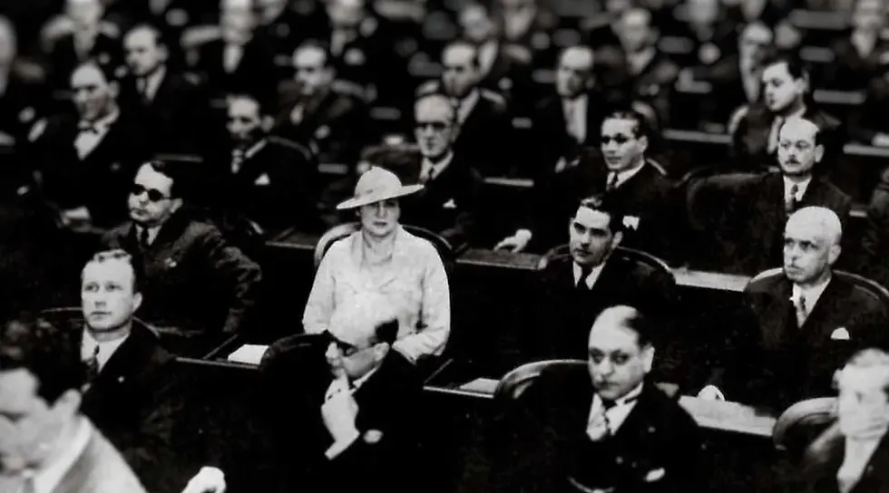 População em protesto contra a reforma trabalhista na Argentina