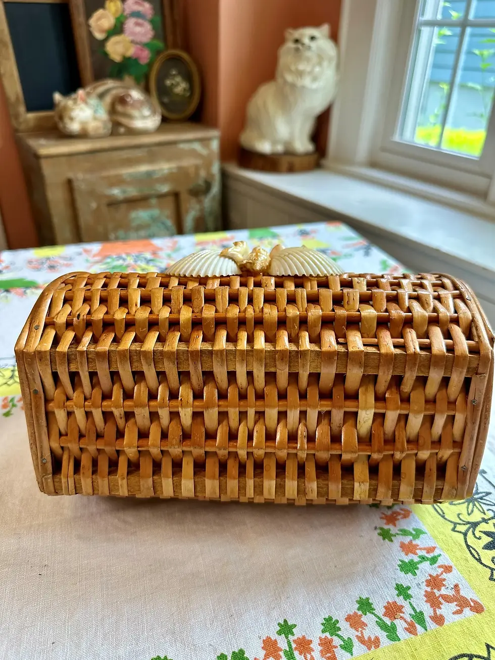 Thumbnail: Wicker Seashell Handbag 1950s-1960s, Fun Retro Beach Basket (AC-A055)