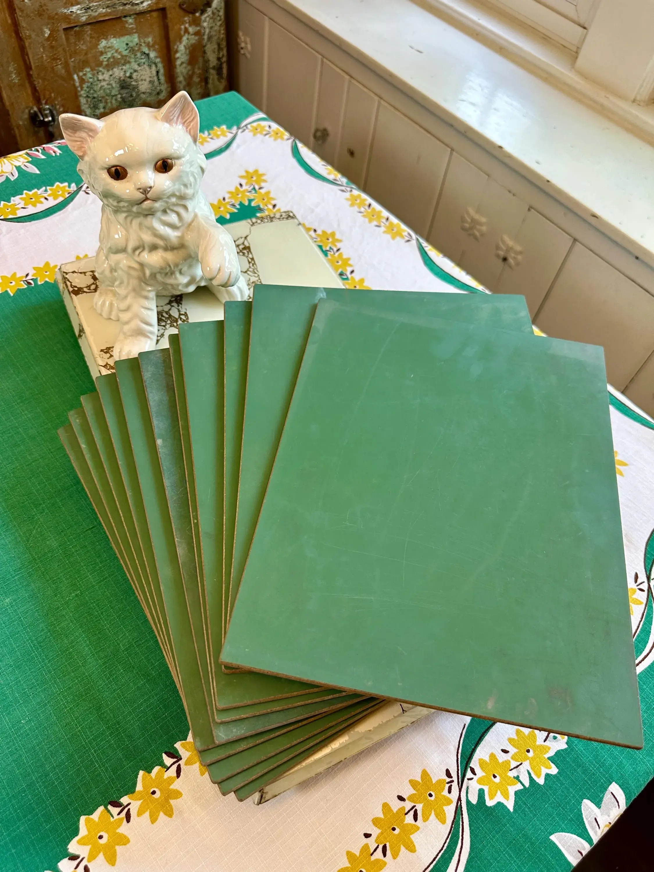 Vintage Chalk Board, Writing Tablet, Old Fashioned School Supplies (CS-A147)