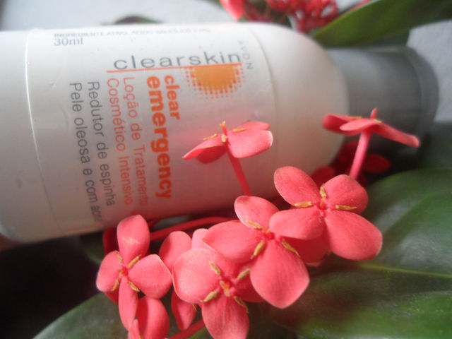 Resenha > Avon Clear Emergency