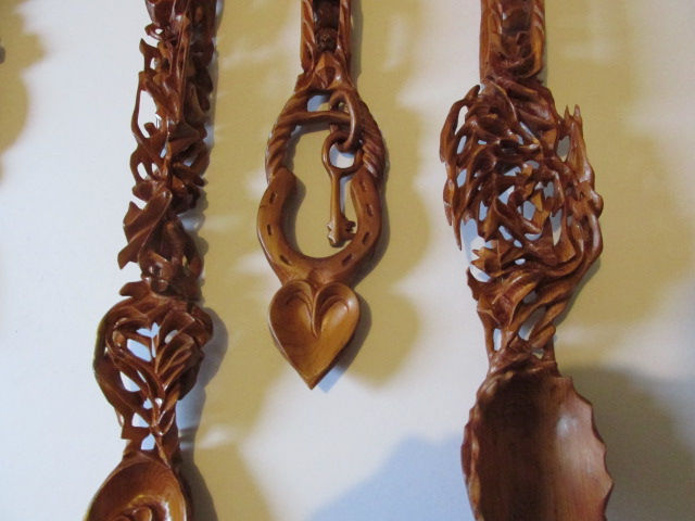 people are gi8ven high paid jobs specifically to be useless. i am talking about