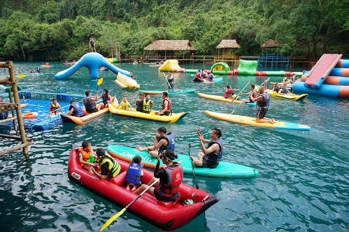 The numbers that have attracted attention after 4 days of "booming" tourism in Phong Nha - Ke Bang have become a highlight.