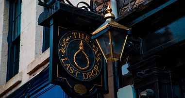 Edinburgh Private Ghost Tour Thunderdices SCottish Secrets (7).jpg