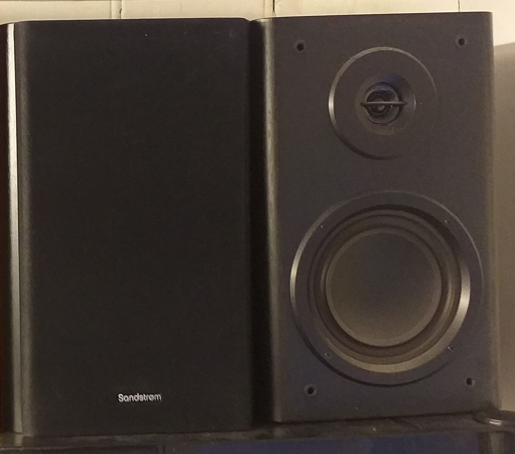 Sandstrom Speakers