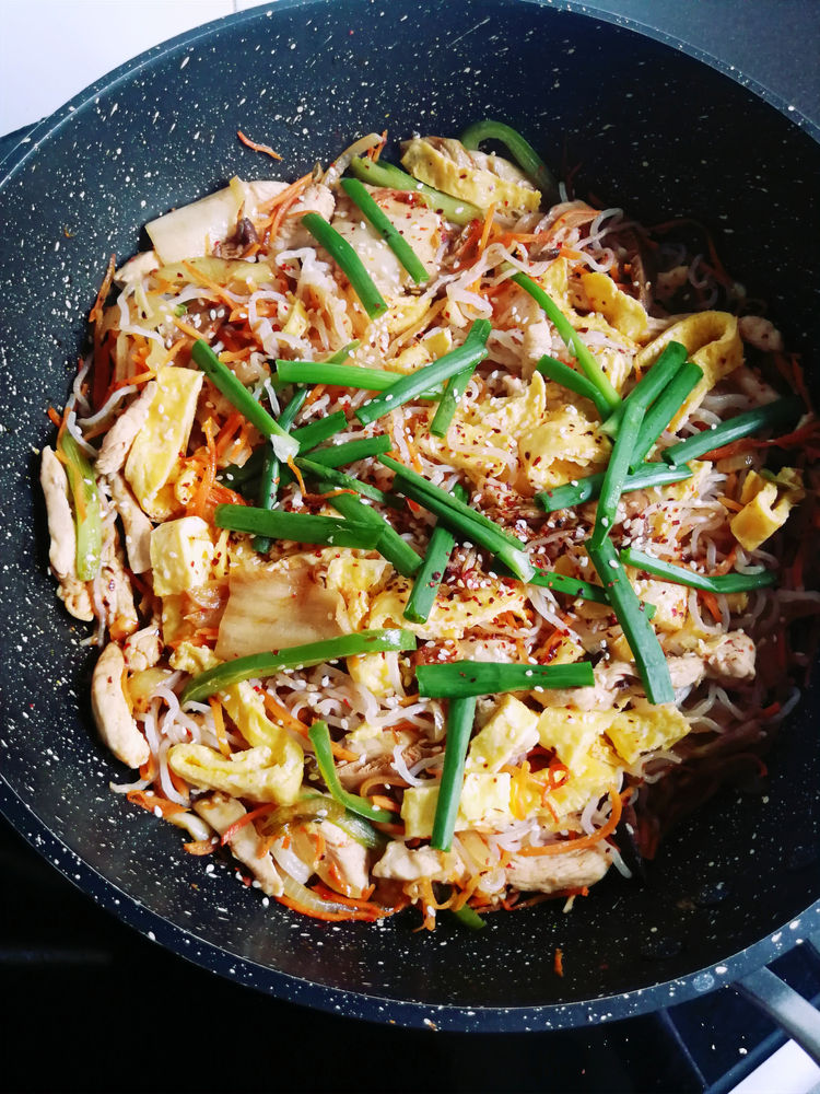 Keto Japchae - Korean stir-fry Konjac noodles