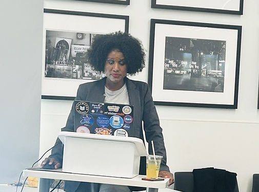 Joylynn sticker laptop 2.jpg