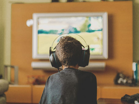 Experto en adicción a videojuegos dictó 3° charla de formación parental de Educomlab