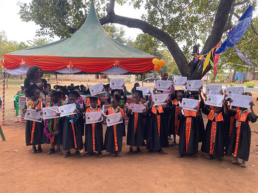 2025 3de kleuterklas met juf Wakio.jpeg