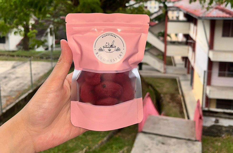 Thumbnail: RED VELVET + WHITE CHOC DIP SAUCE