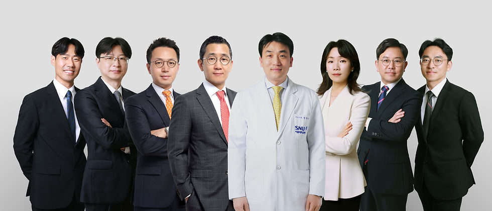 DeepQure group photo 2.jpg