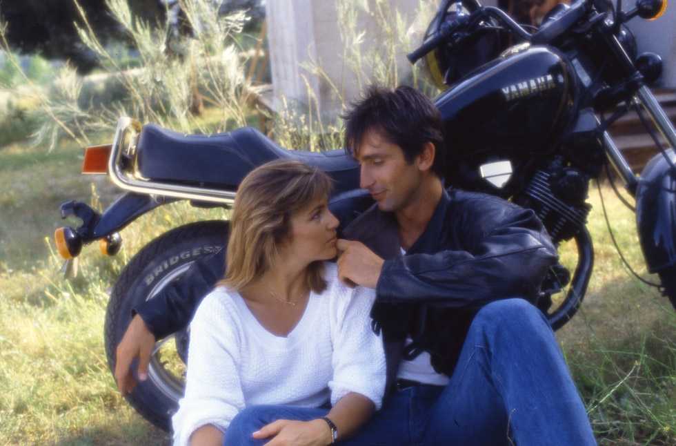 Thierry Lhermitte et Véronique Jannot lors du tournage du film "Un été d'enfer" de Michael Schock le 26 avril 1984.