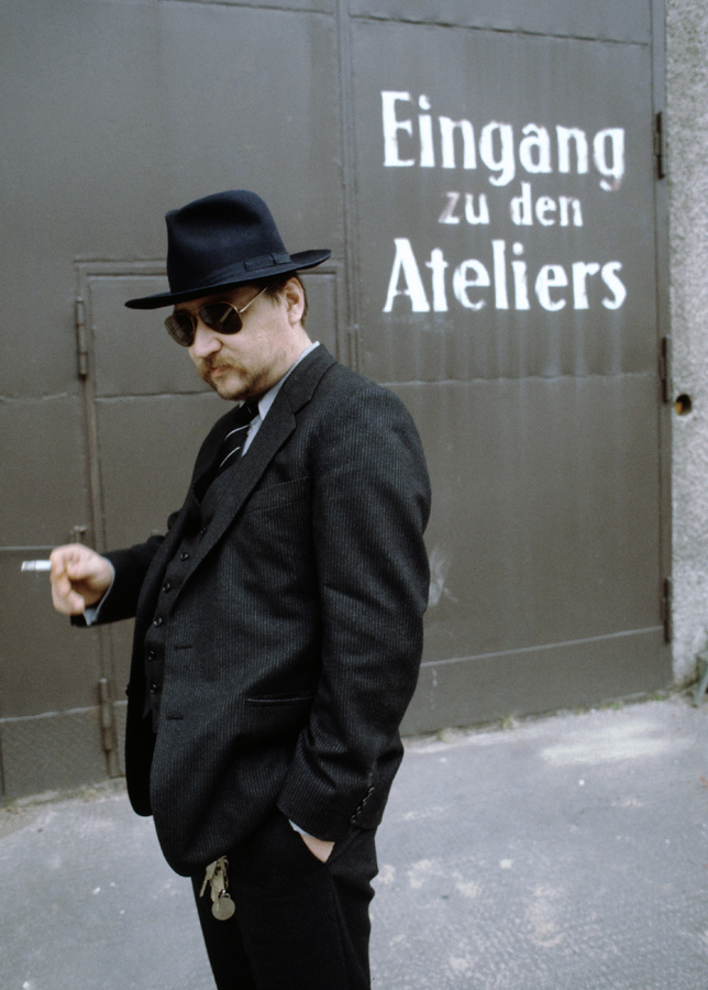 Rainer Werner Fassbinder sur le tournage du film "Querelle" le 19 mars 1982.