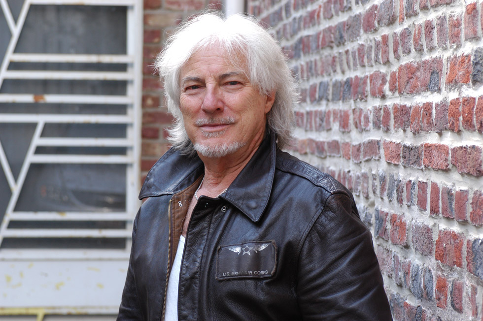 Hugues Aufray à Bruxelles pour l'album "Hugues Aufray chante Félix Leclerc" le 15 septembre 2003.