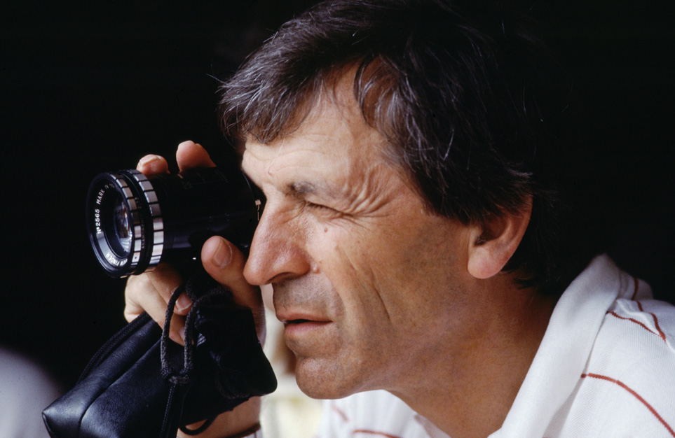 Costa Gavras sur le tournage du film "Conseil de famille" le 23 août 1985.