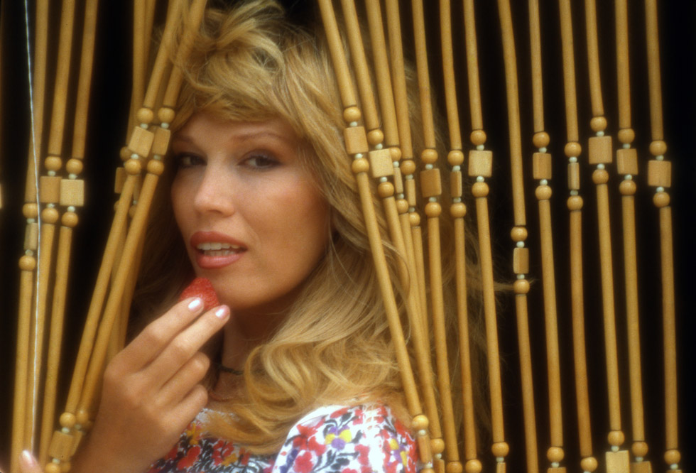 Amanda LEAR