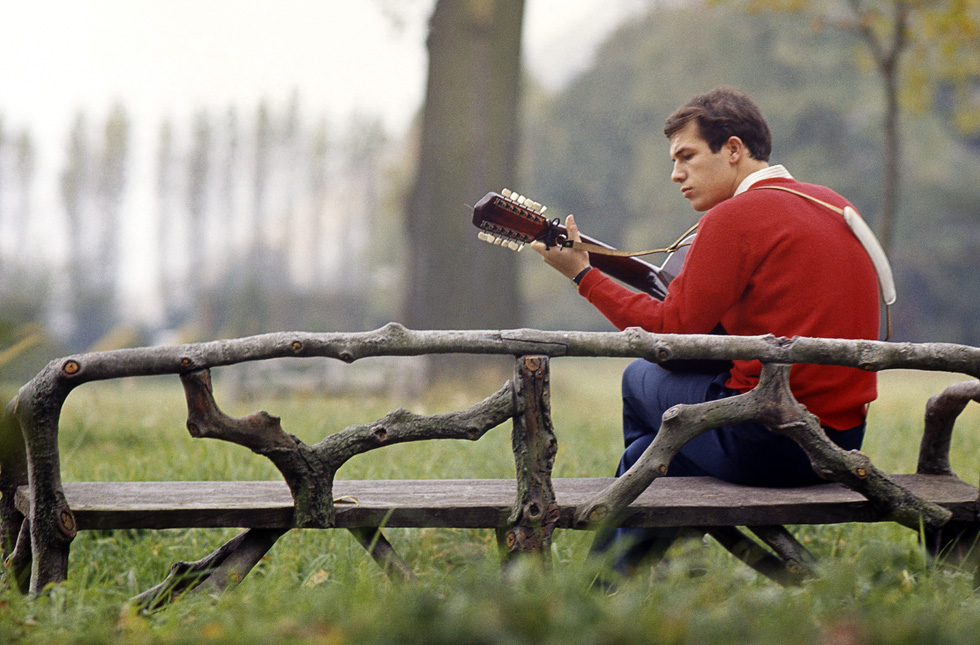 Adamo aux Buttes-Chaumont en 1967.