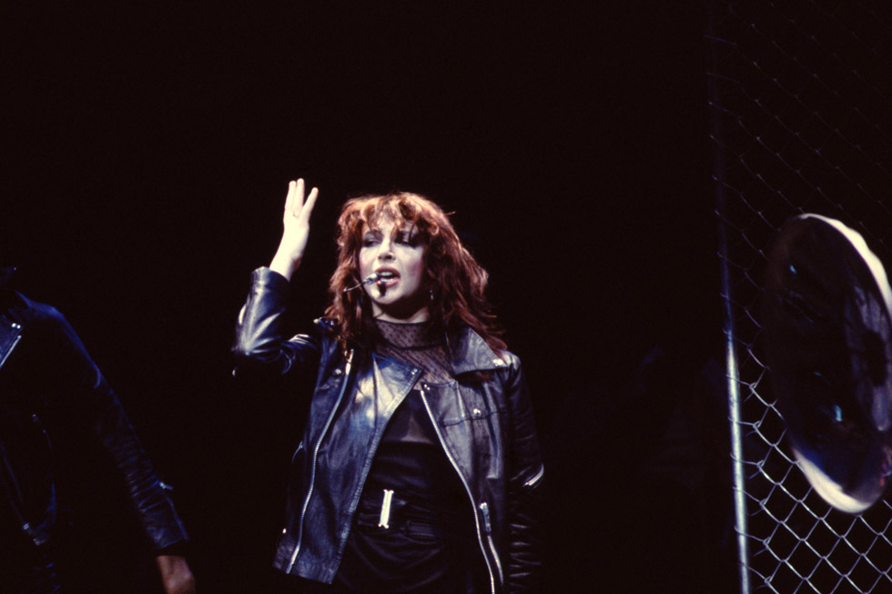 Kate Bush en concert au Théâtre des Champs Elysées le 6 mai 1979.