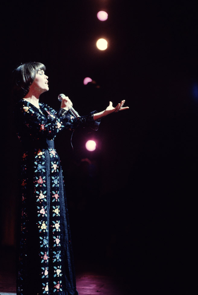 Mireille MATHIEU