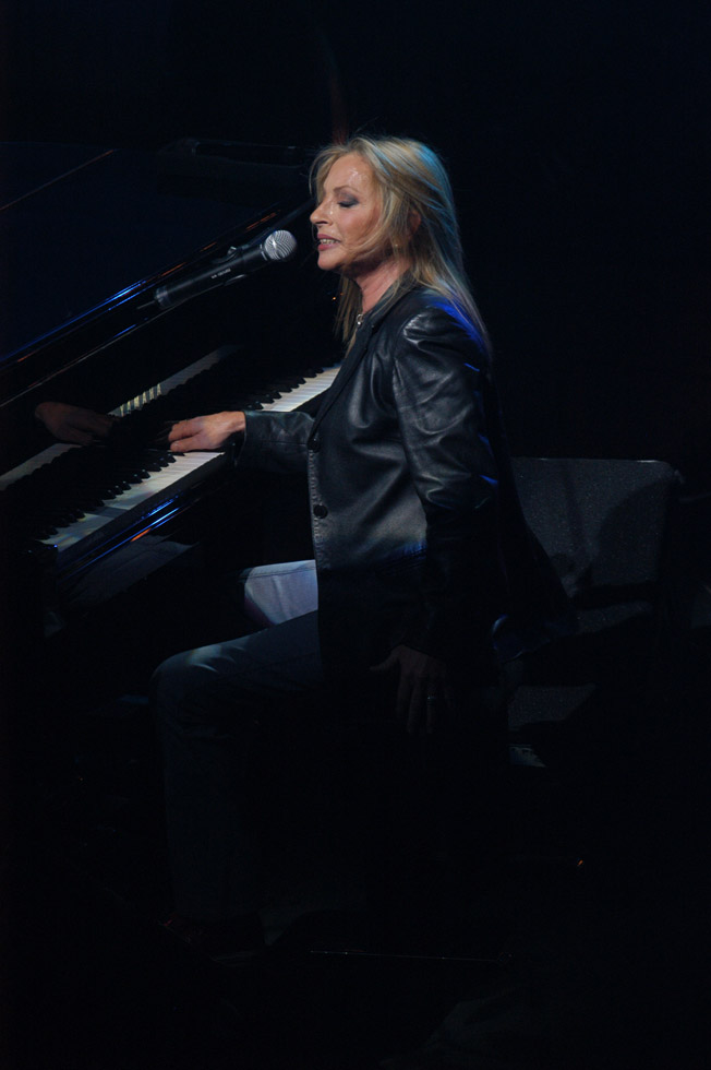 Véronique SANSON