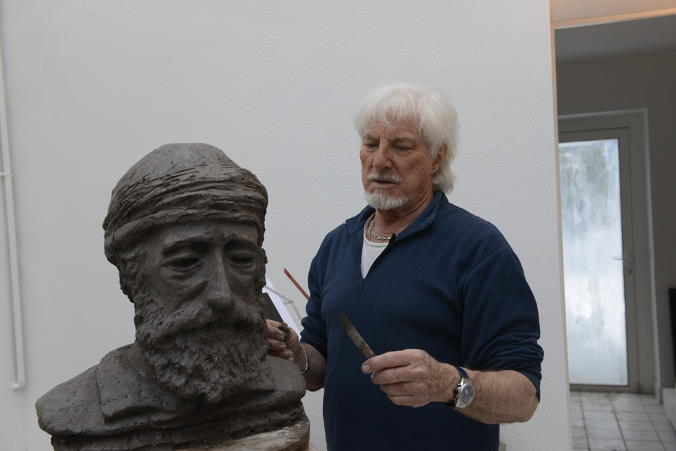 Hugues AUFRAY