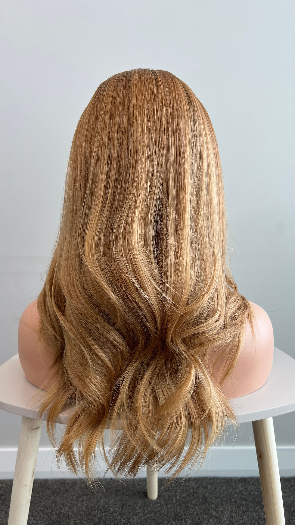 Miniaturbild: W1199 Mckenna Premium Human Hair Silk Top Wig 22-23”