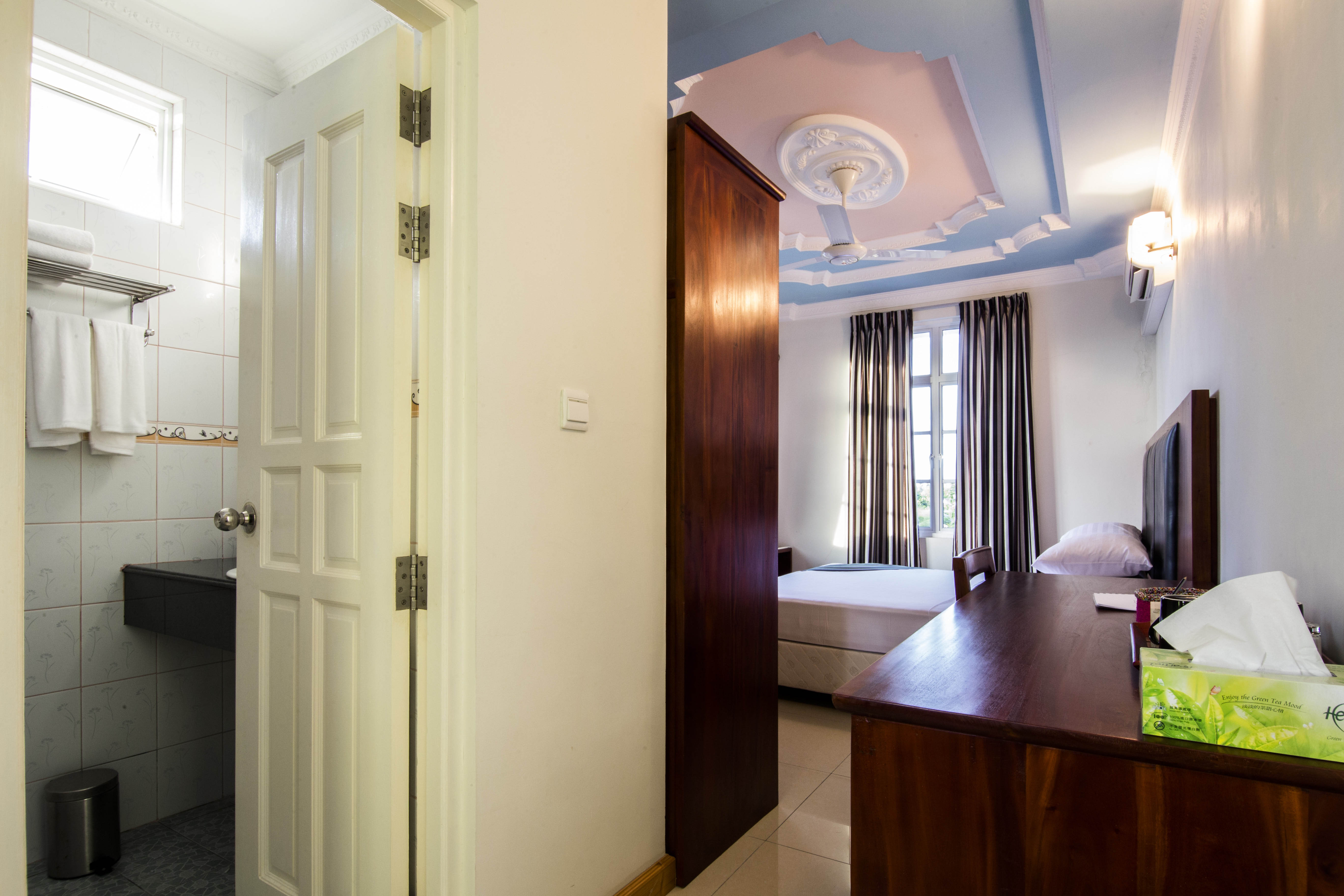 Lacabana Maldives Standard Double Room (3)
