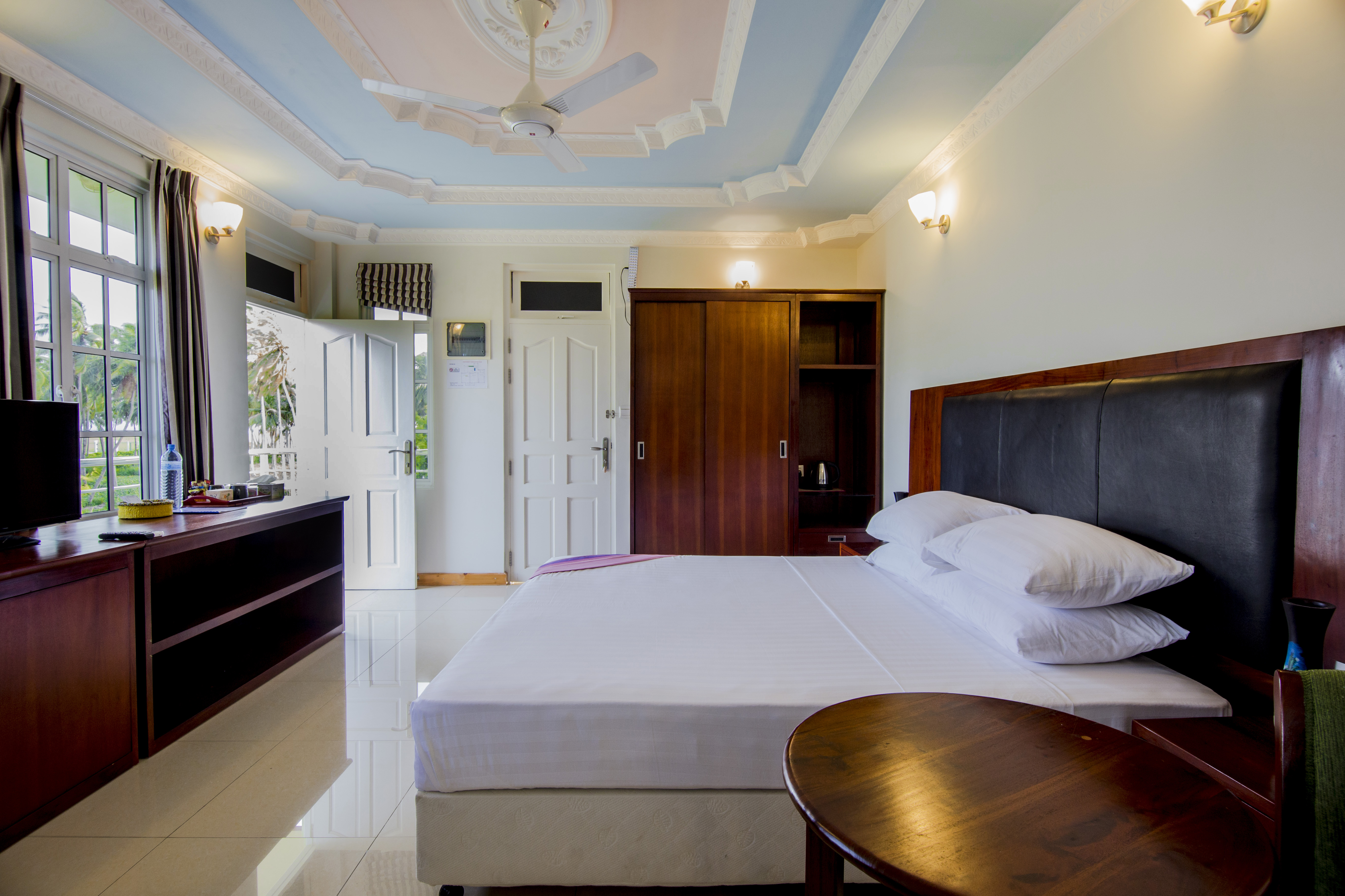 Lacabana Maldives Superior Deluxe Room (5)