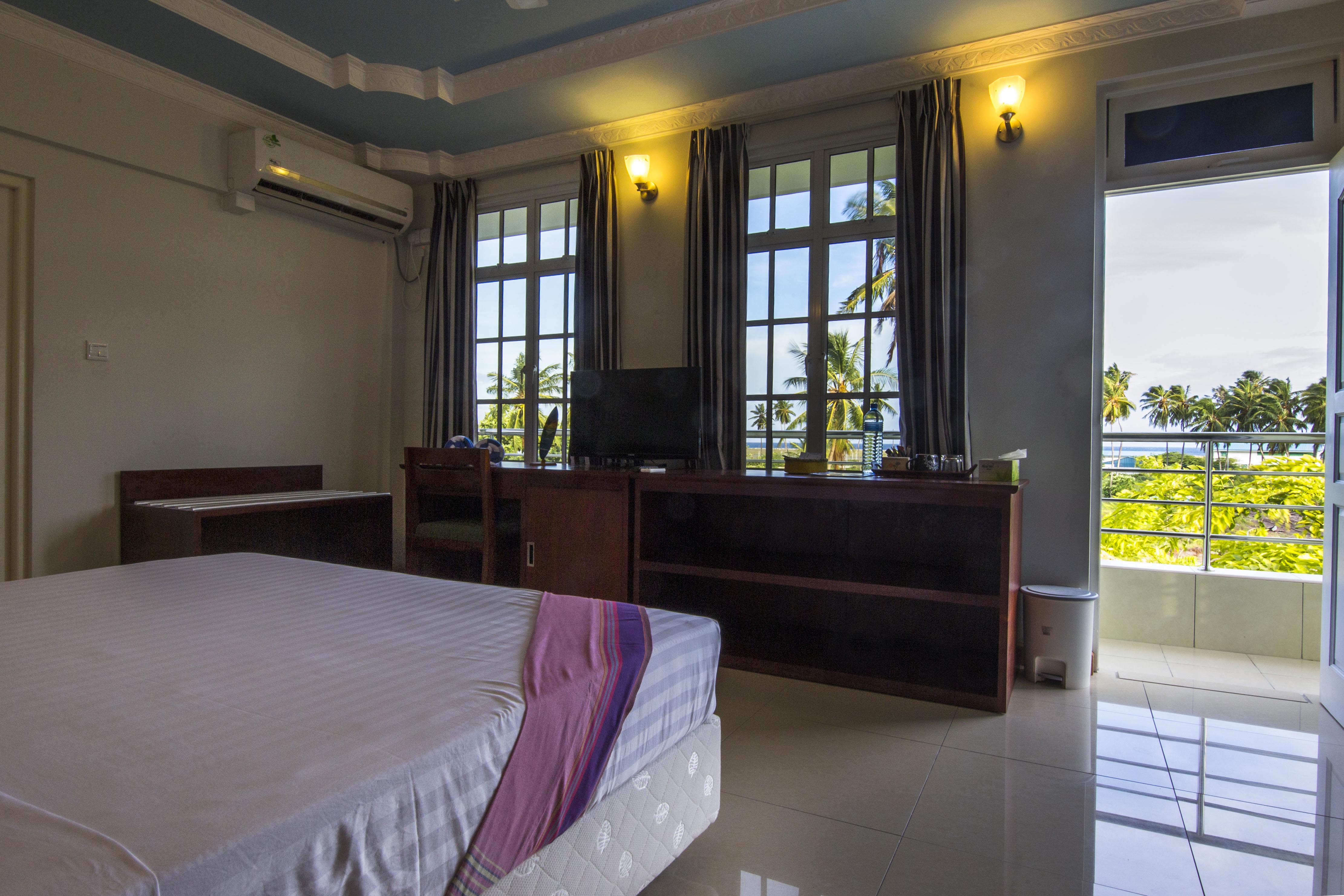 Lacabana Maldives Superior Deluxe Room (3)