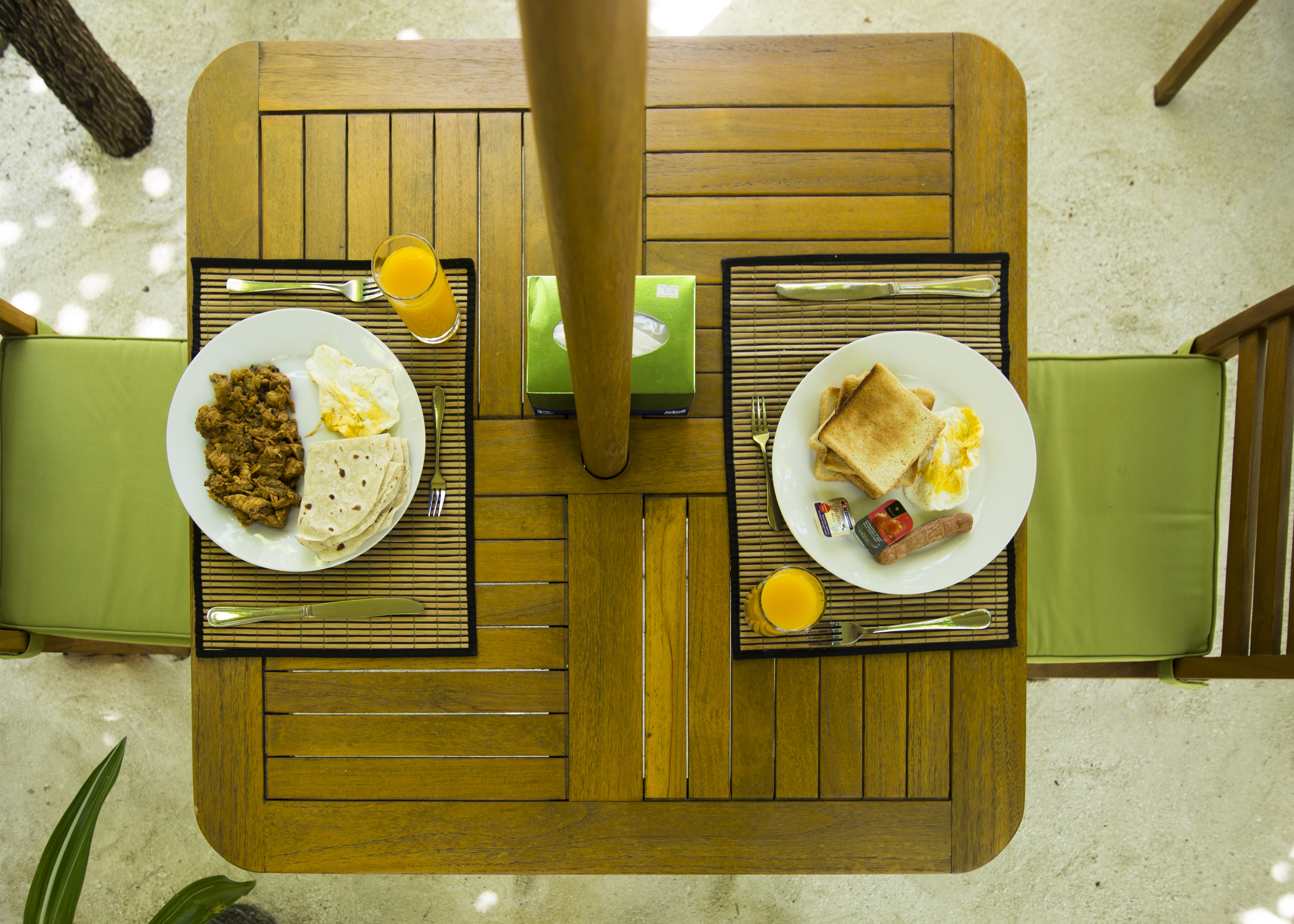 Lacabana Maldives Maamigili Breakfast (1)