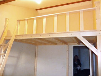 Doublez la superficie de votre studio. Amenagez-vous une chambre, un bureau un coin salon…