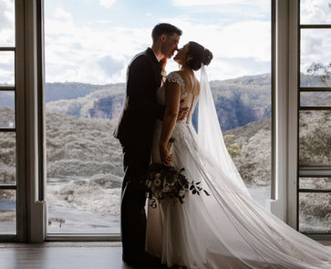 Adventurous Blue Mountains elopement with natural styling and scenic views