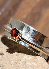 3mm garnet smaller spinner ring with tex