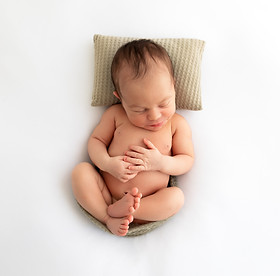 Newborn Session (13).jpg