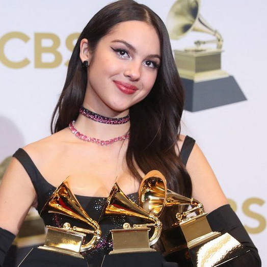 Olivia Rodrigo Dapat 3 Piala Grammy 2022 Lewat "Driver’s License"