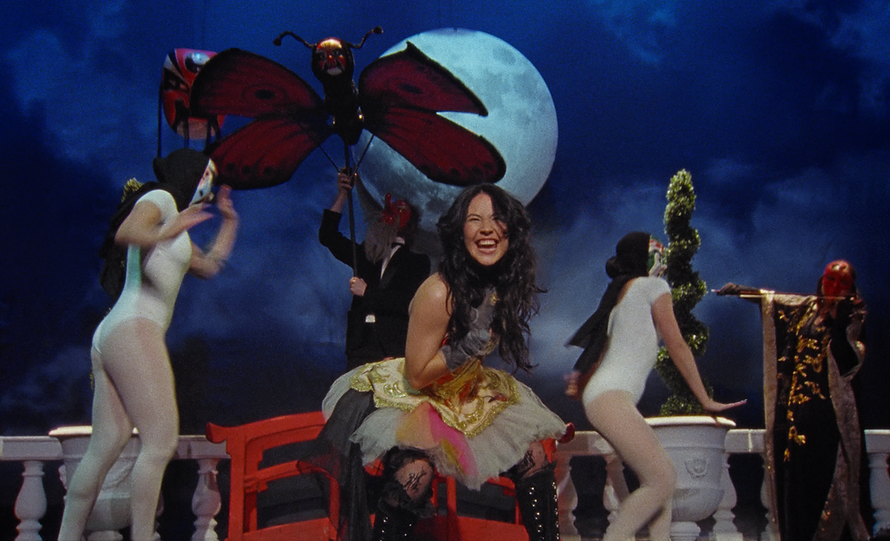 Emei - Night at the Opera